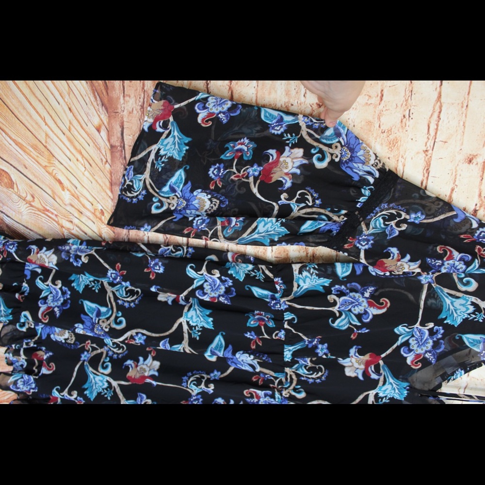 WHBM | Bell Sleeve Floral Printed Dress - Picture 9 of 10